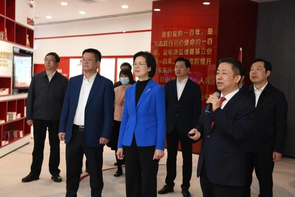 江蘇省委常委、組織部部長沈瑩調(diào)研紅豆1